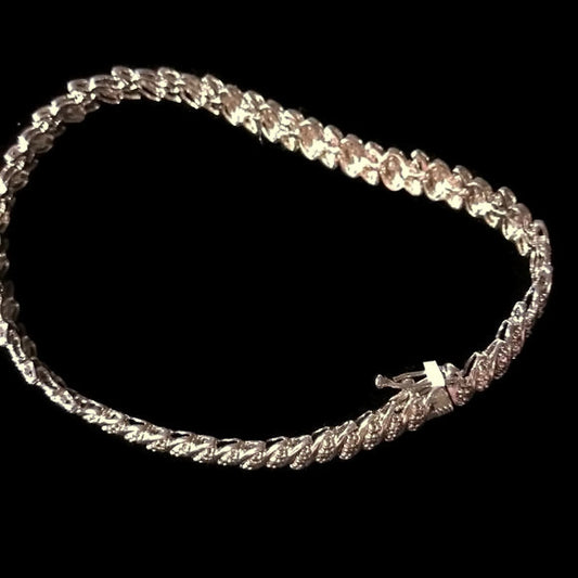 Elegant Diamond-Cut Bracelet